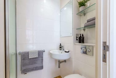 1 bed studio, 4 Dighton Street, Kingsdown, Bristol, BS28AU - Image 7